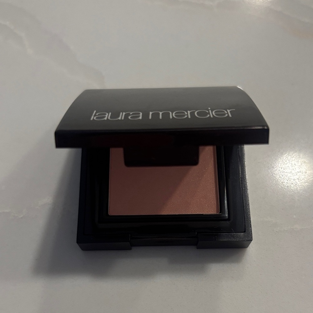 Laura Mercier Eyeshadow ~ Seashell Pink